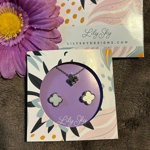 NEW Lily Sky Jewelry Lily Sky Elephant Necklace & Earrings Set